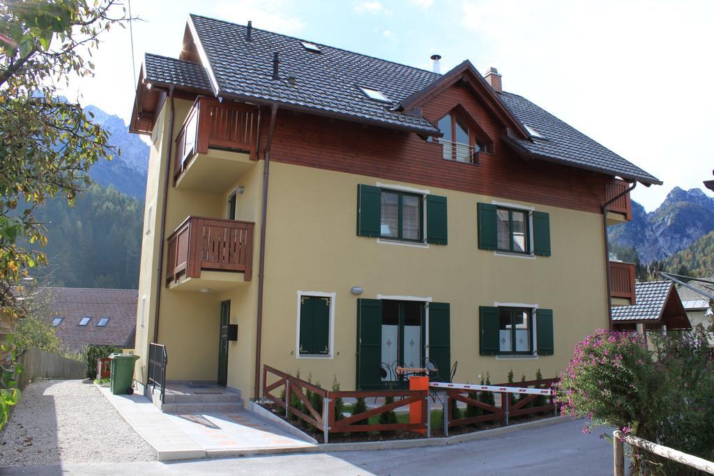Apartment Mojstrovka With Terrace In City Center Kranjska Gora Quarto foto